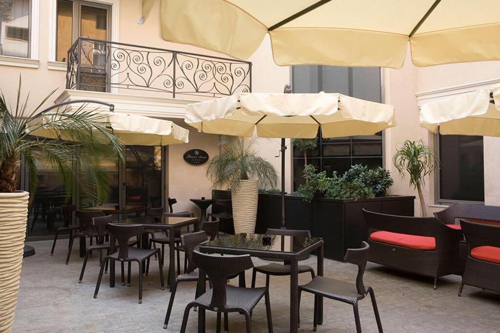 Famous House Hotel Plovdiv Exterior photo